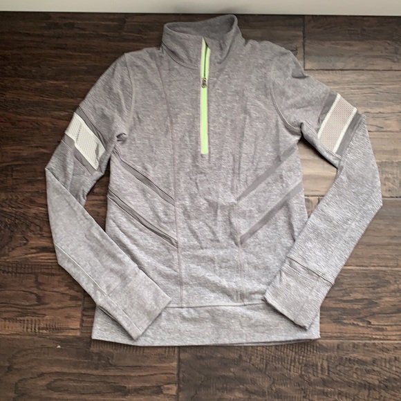 Ivivva Athletica pullover grey with green accent - Picture 2 of 6